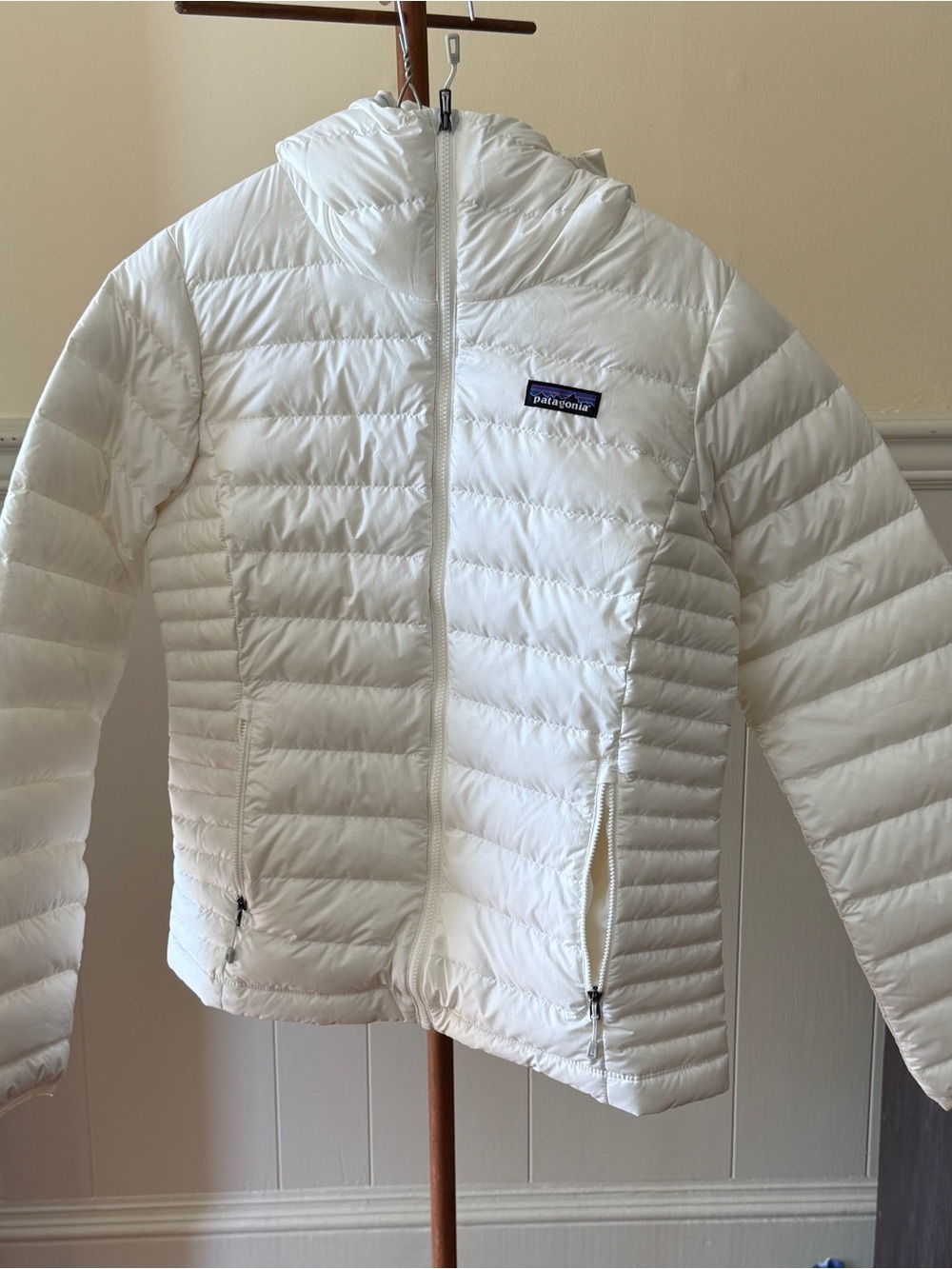Patagonia Women’s Down Sweater Hoody (style #84711) in Birch White